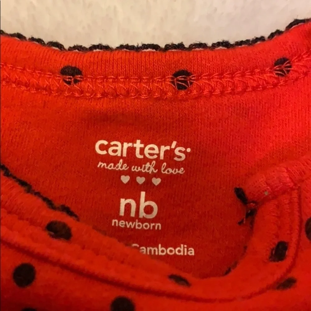 Carter’s Long Sleeved Onesie Pre Owned New Born
